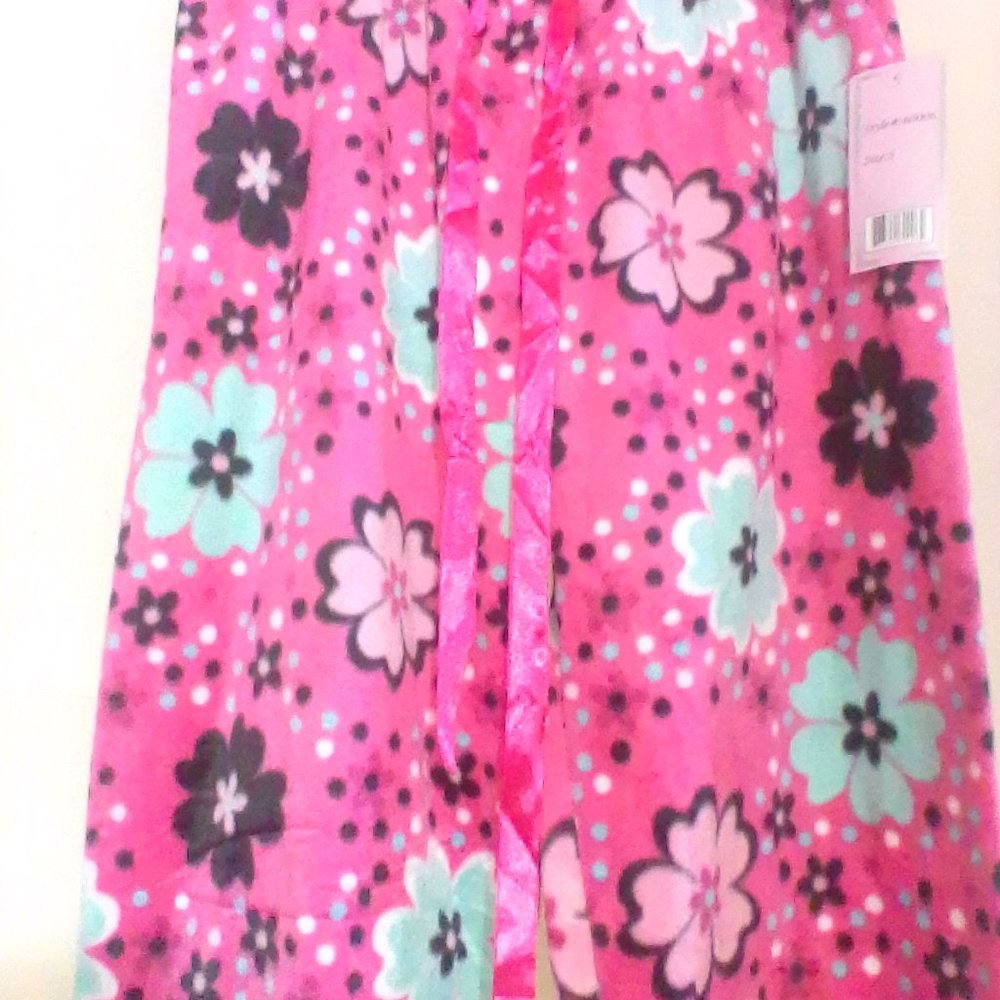 Women's PJs - Picture 3 of 6